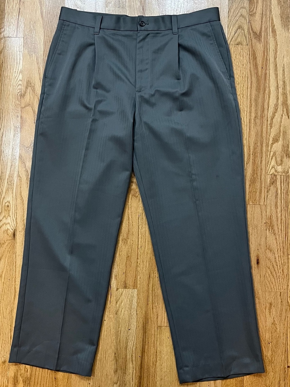 Men's Izod Golf Classix Pants. Grayish Green 34x29.  NWOT.